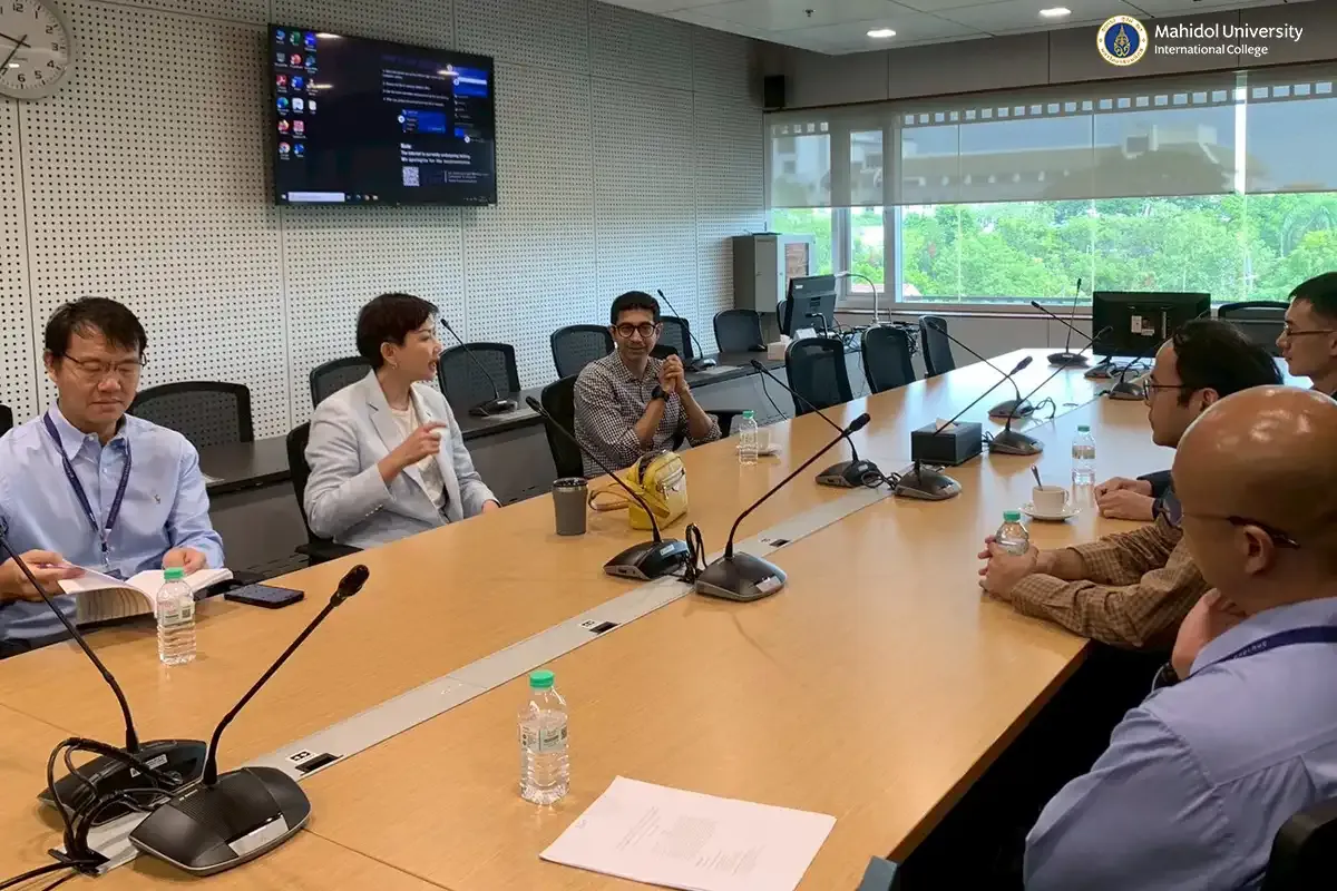 Science Division Holds Advisory Board Meeting