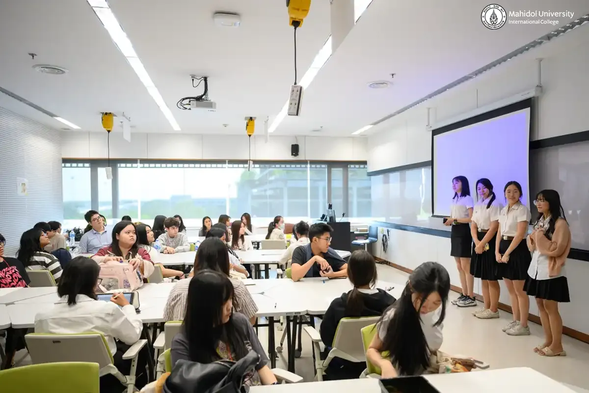 MUIC Organizes “Camp Dek Art” for Aspiring Design Students