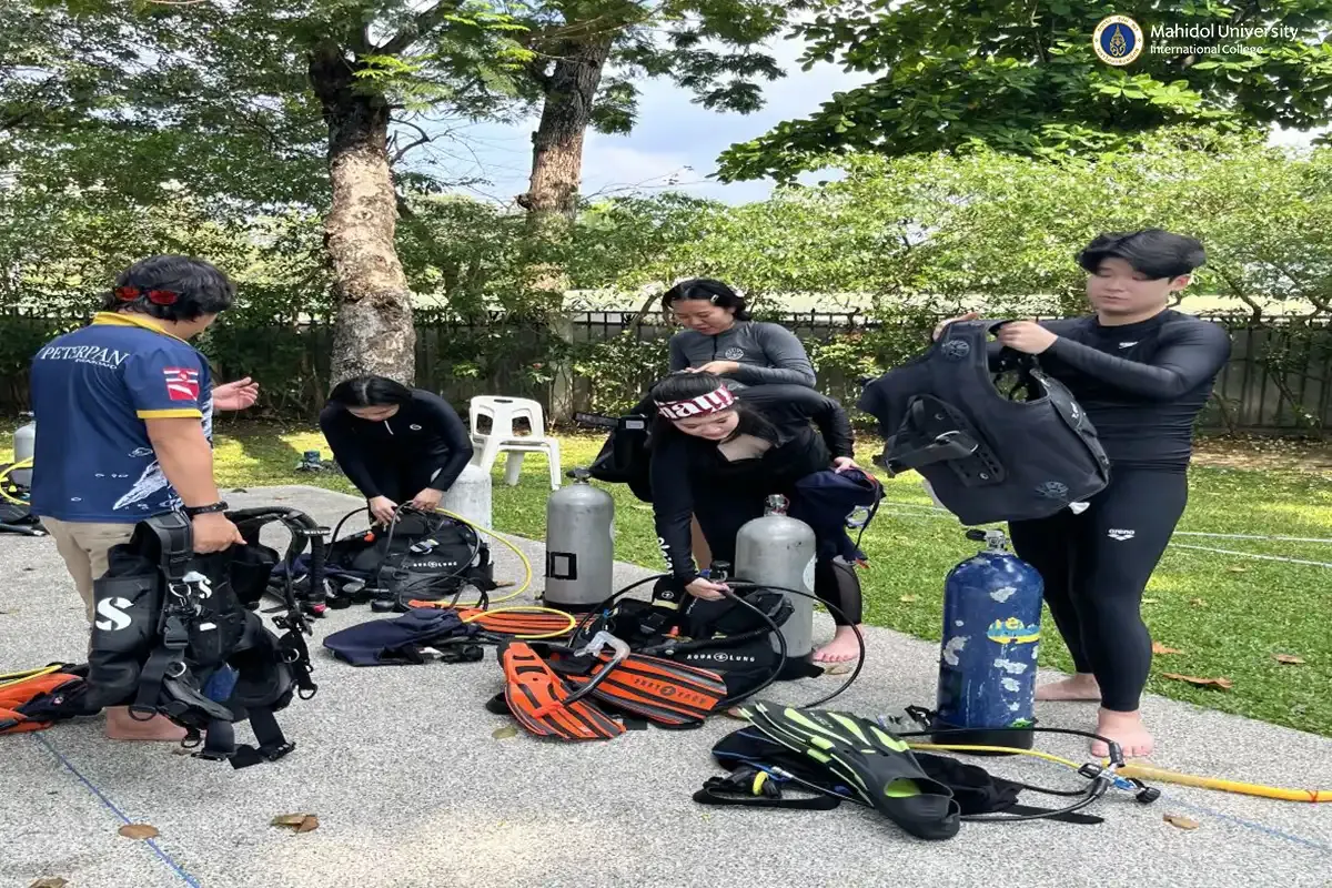 Diving Club Holds Scuba Pool Session