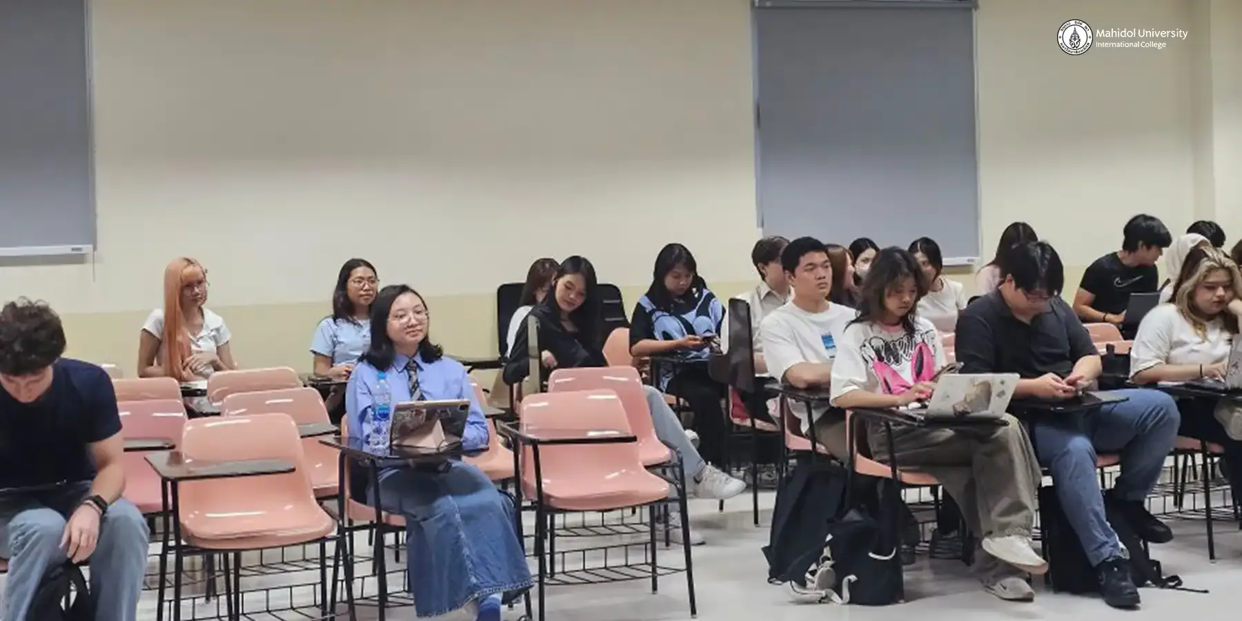 MUIC Welcomes Visitors from Phuket Wittayalai School