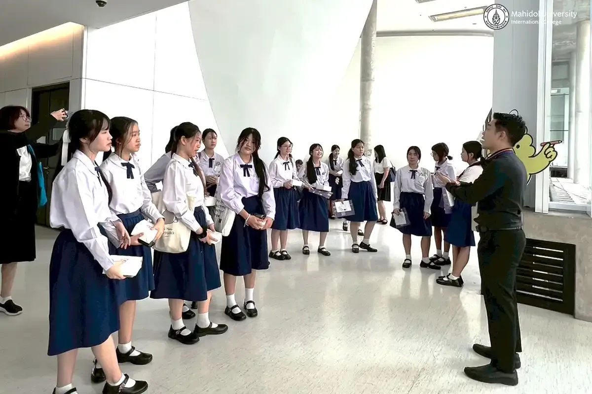 MUIC Welcomes Delegation from Mater Dei School