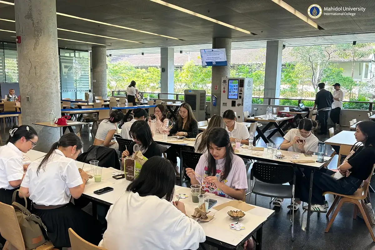 MUIC’s Rakkaew Club Encourages Sustainability in Coconut Shell-painting Workshop