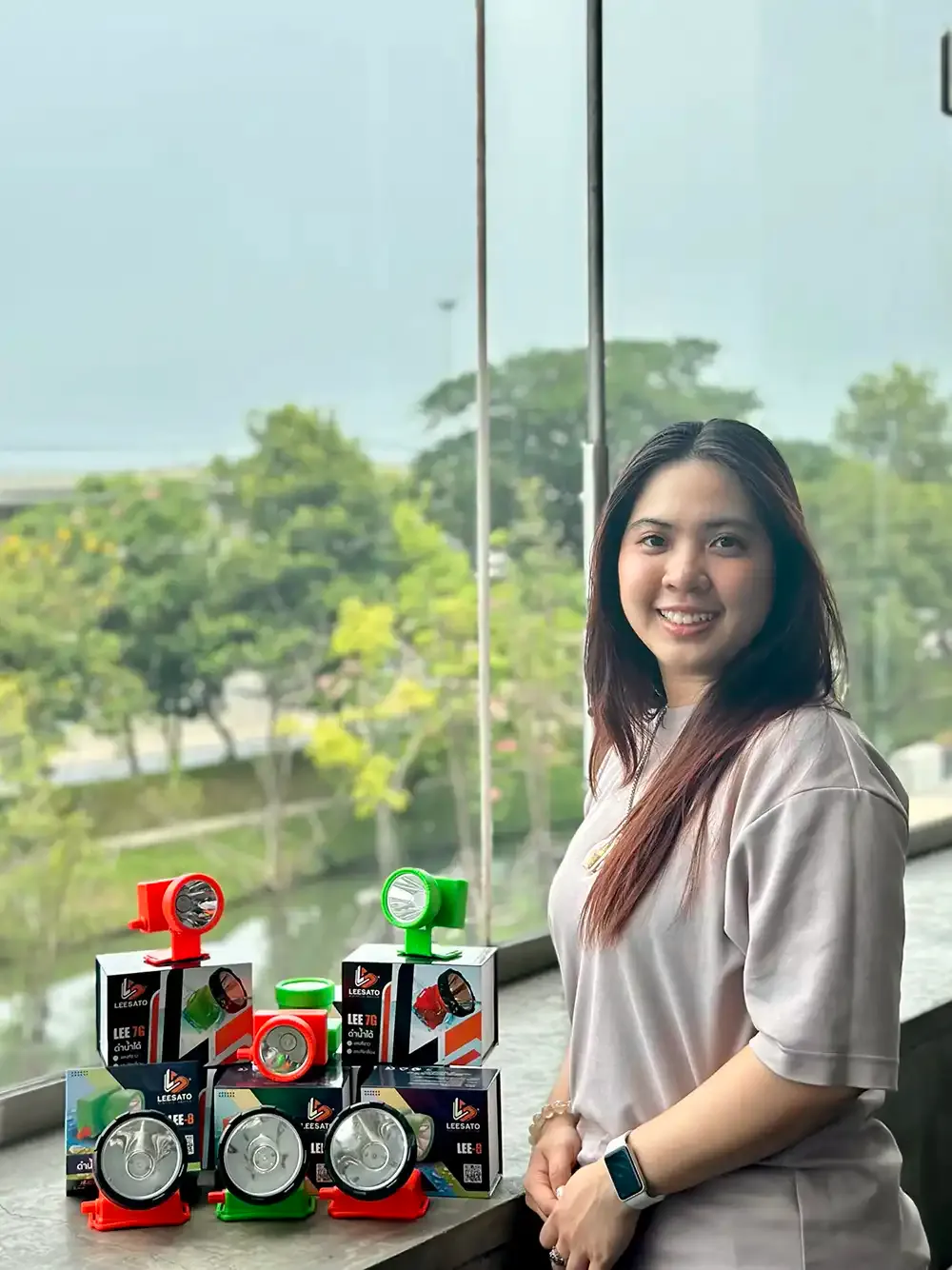 02-Full-time Student, Full-time Businessperson