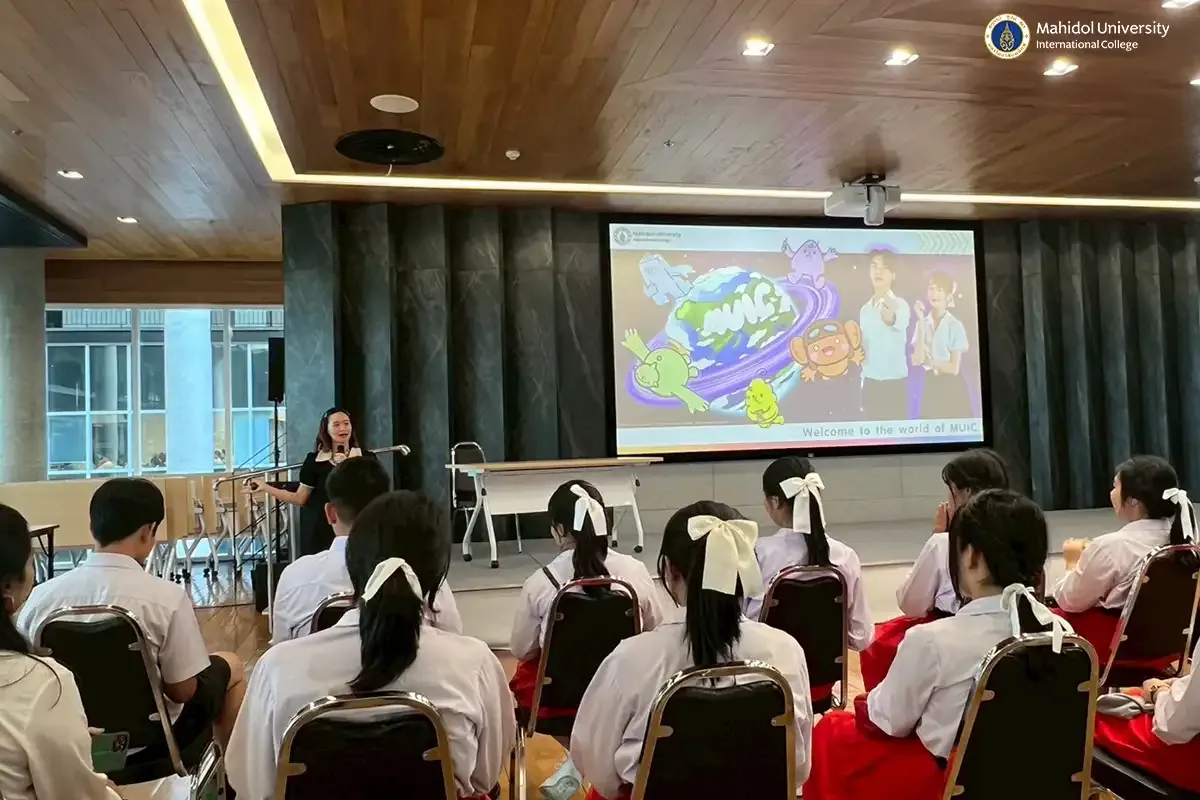 MUIC Welcomes Visitors from Srithummaratsuksa School English Program School