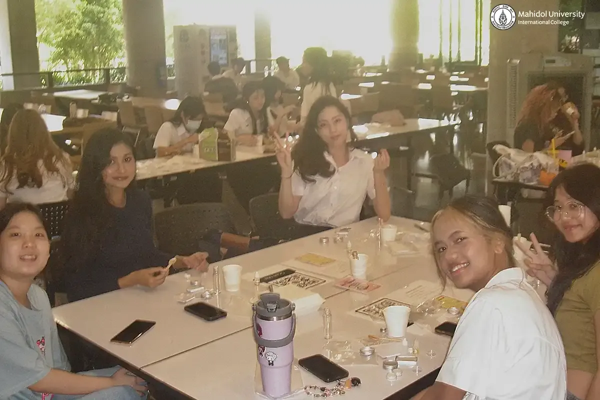 Science Society Club Holds DIY Perfume Balm Workshop