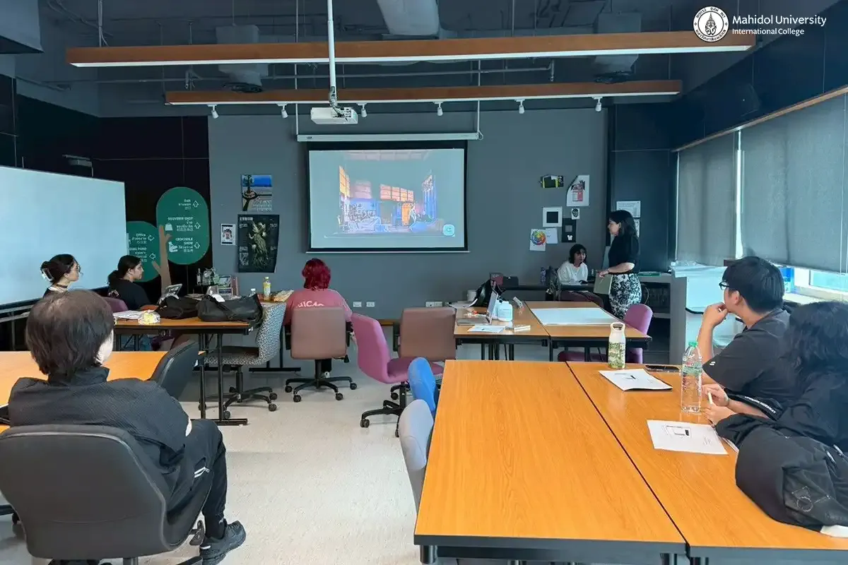 Theatre Club Holds Costume and Theater Set Design Workshop