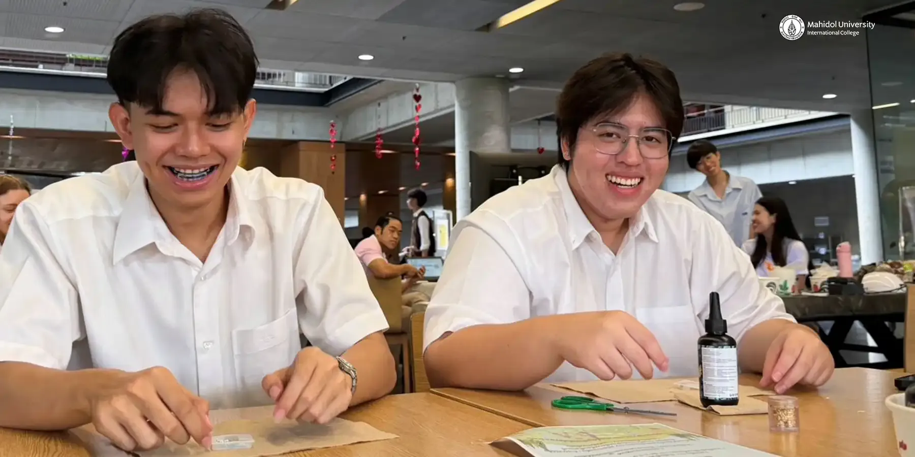 Students Unwind and Get Creative at Resin Art-Making Event