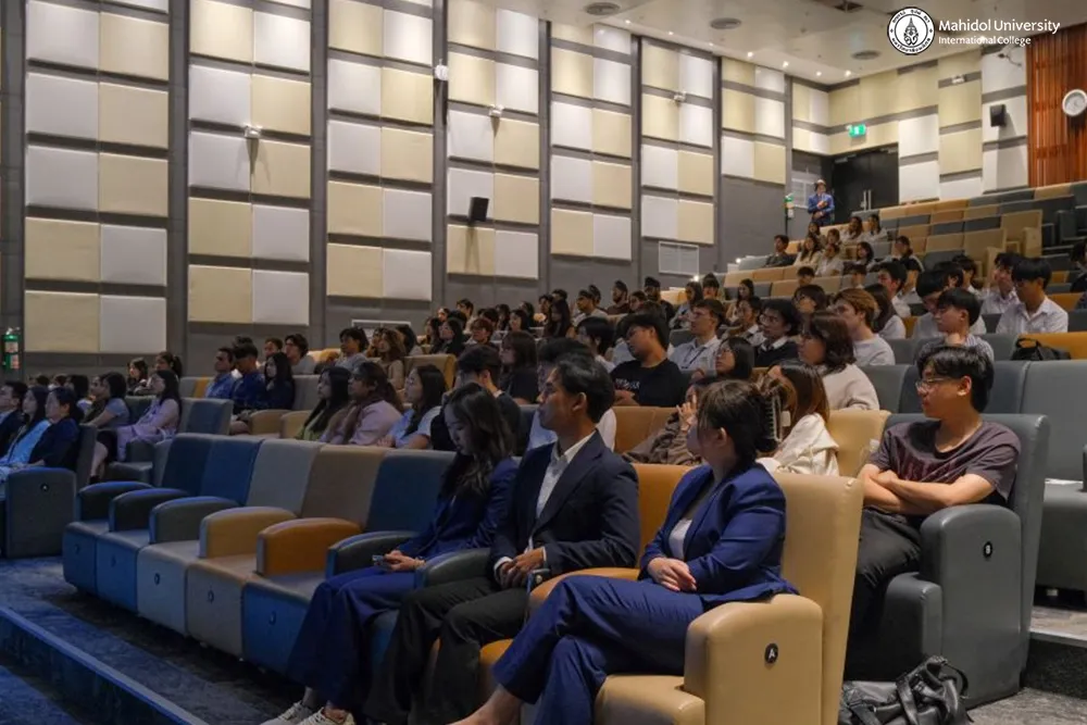 Insights from Professional Consultants in Case Club Workshop