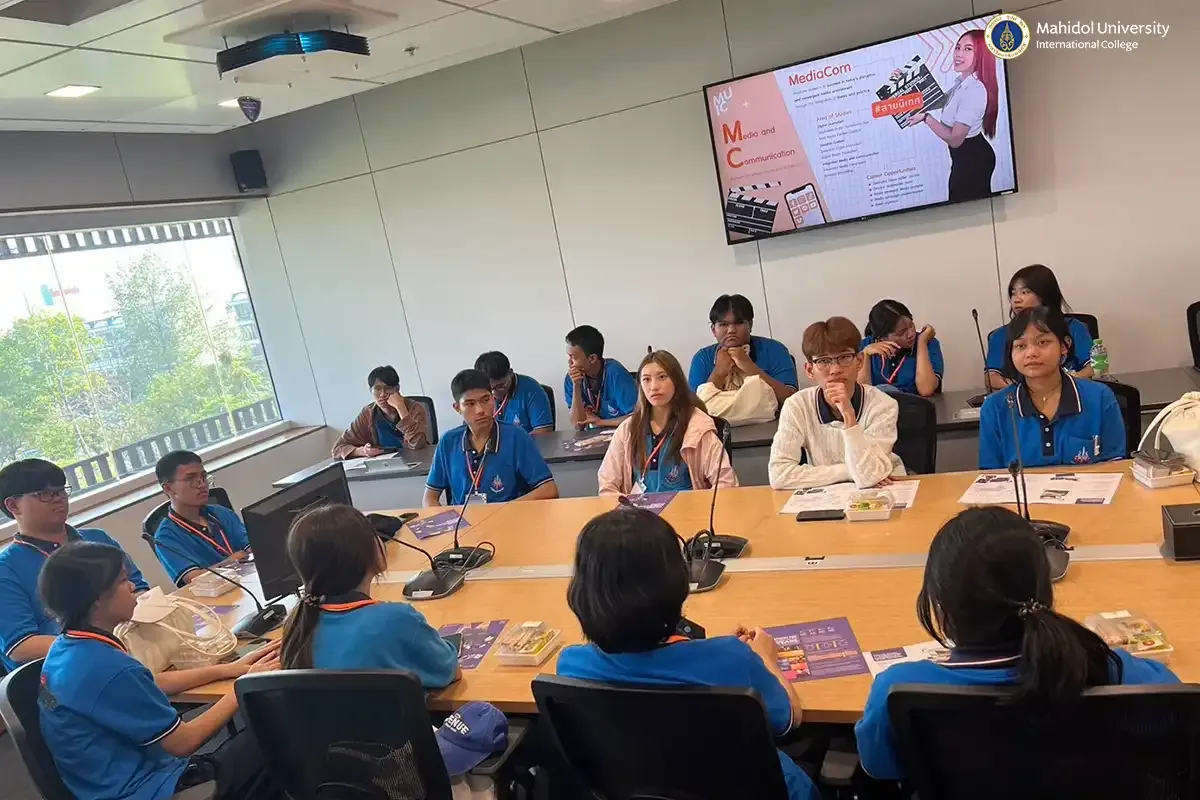 MUIC Welcomes Hatyai Wittayalai School