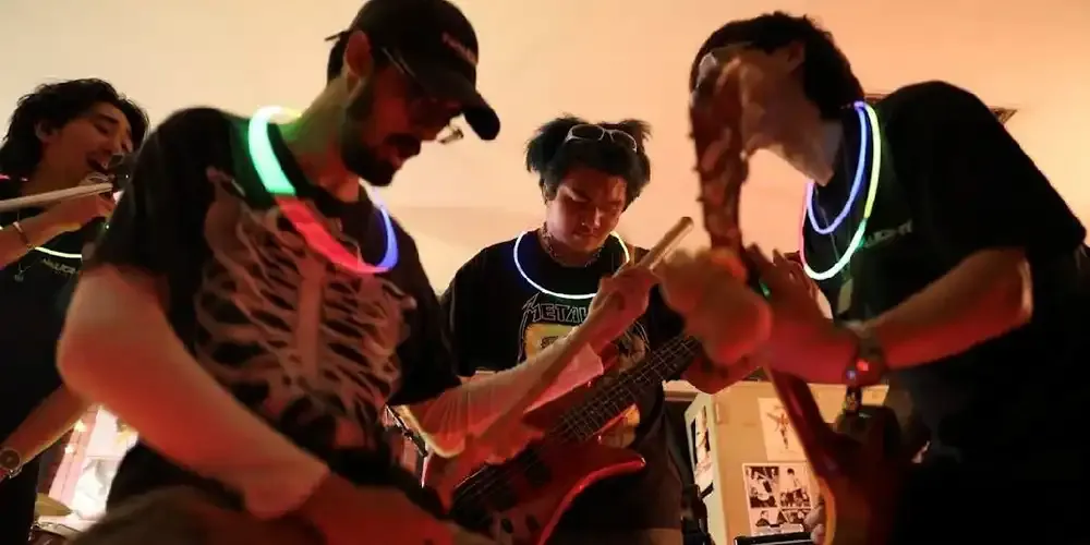 Music Club Rocks with IC Bar: Y2K Rock Anthems