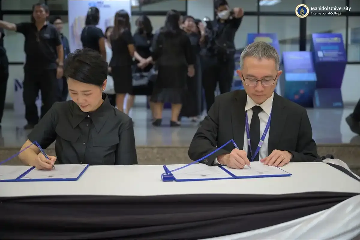 MUIC Executives Express Condolences, Pay Tribute to HM Queen Sirikit, The Queen Mother￼