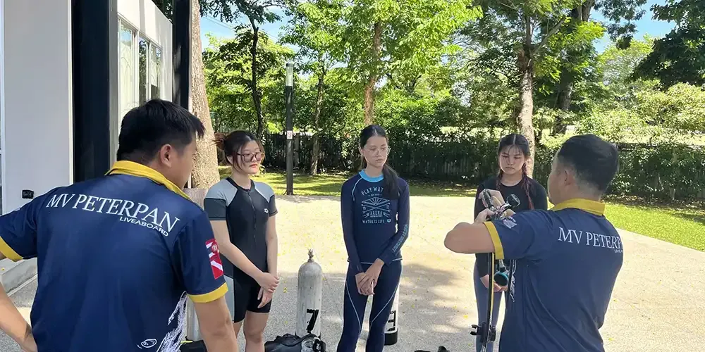 Diving Club Conducts Scuba Pool Session