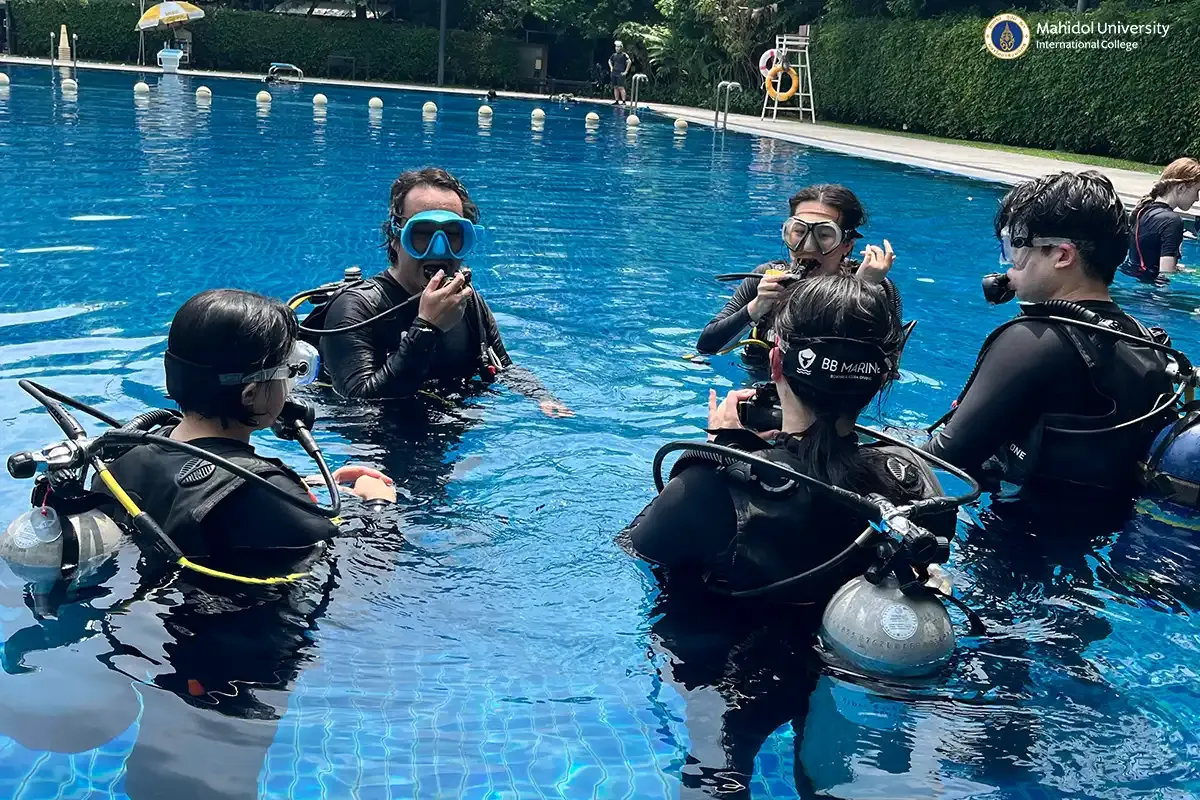 Diving Club Holds Scuba Pool Session