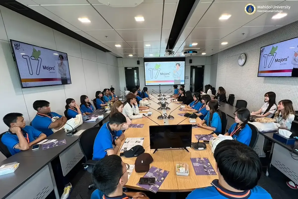 MUIC Welcomes Hatyai Wittayalai School