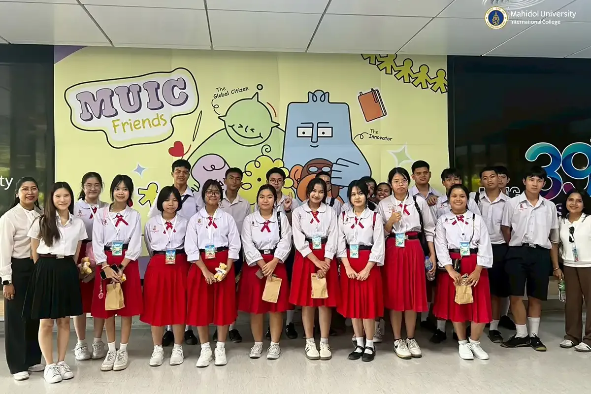 MUIC Welcomes Visitors from Srithummaratsuksa School English Program School