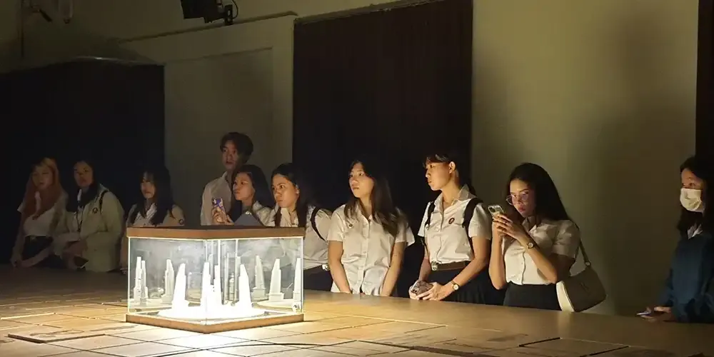 Museum Visits Open Eyes of ICIC Students￼