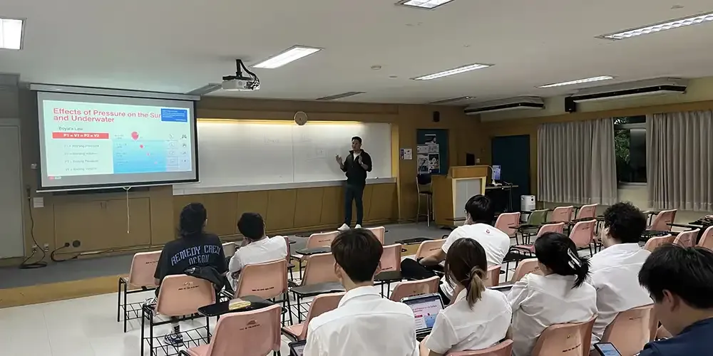 Scuba Theory Session with MUIC’s Diving Club