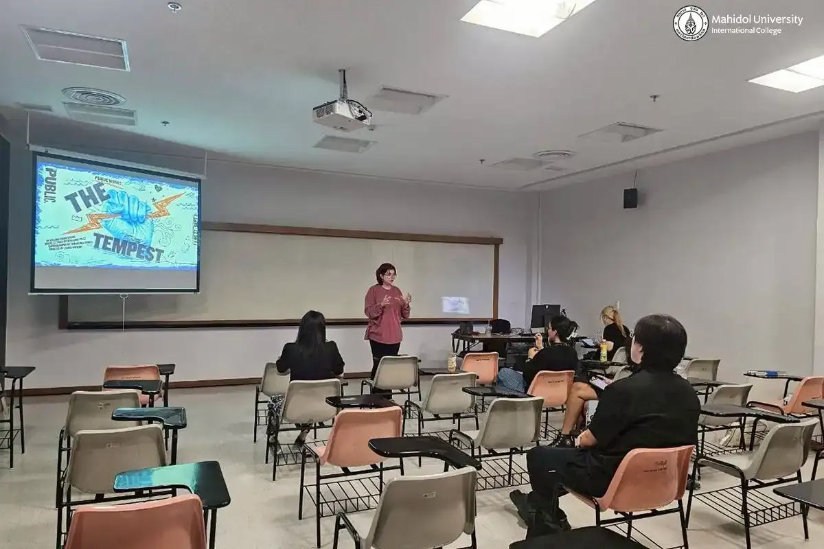 Theatre Club Holds Costume and Theater Set Design Workshop