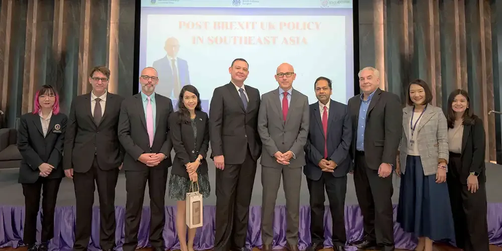 UK Envoy Speaks before MUIC Students￼