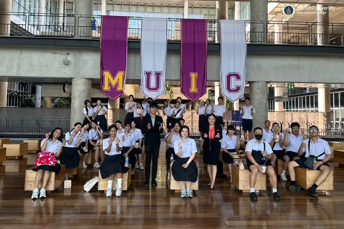 MUIC Welcomes Visitors from Phuket Wittayalai School