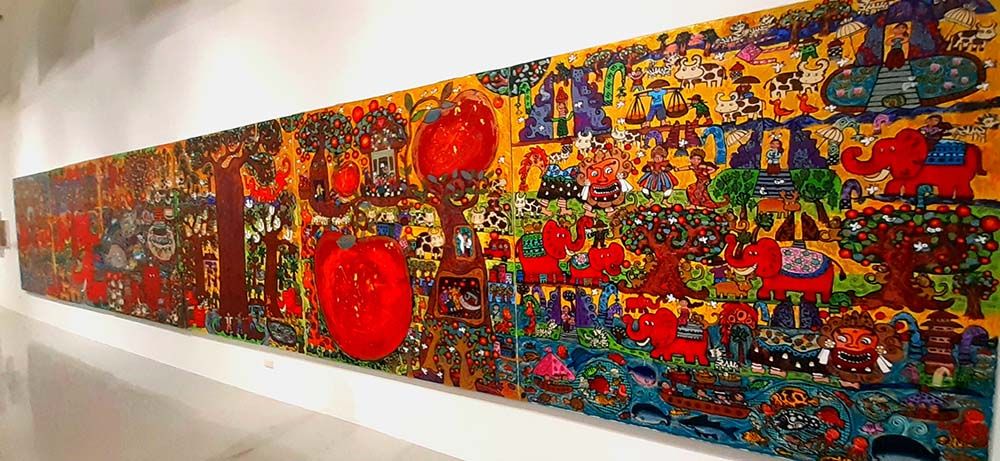 FAA Division Chair Walks the "Bridge of Colors: Indonesian Painting Exhibition"