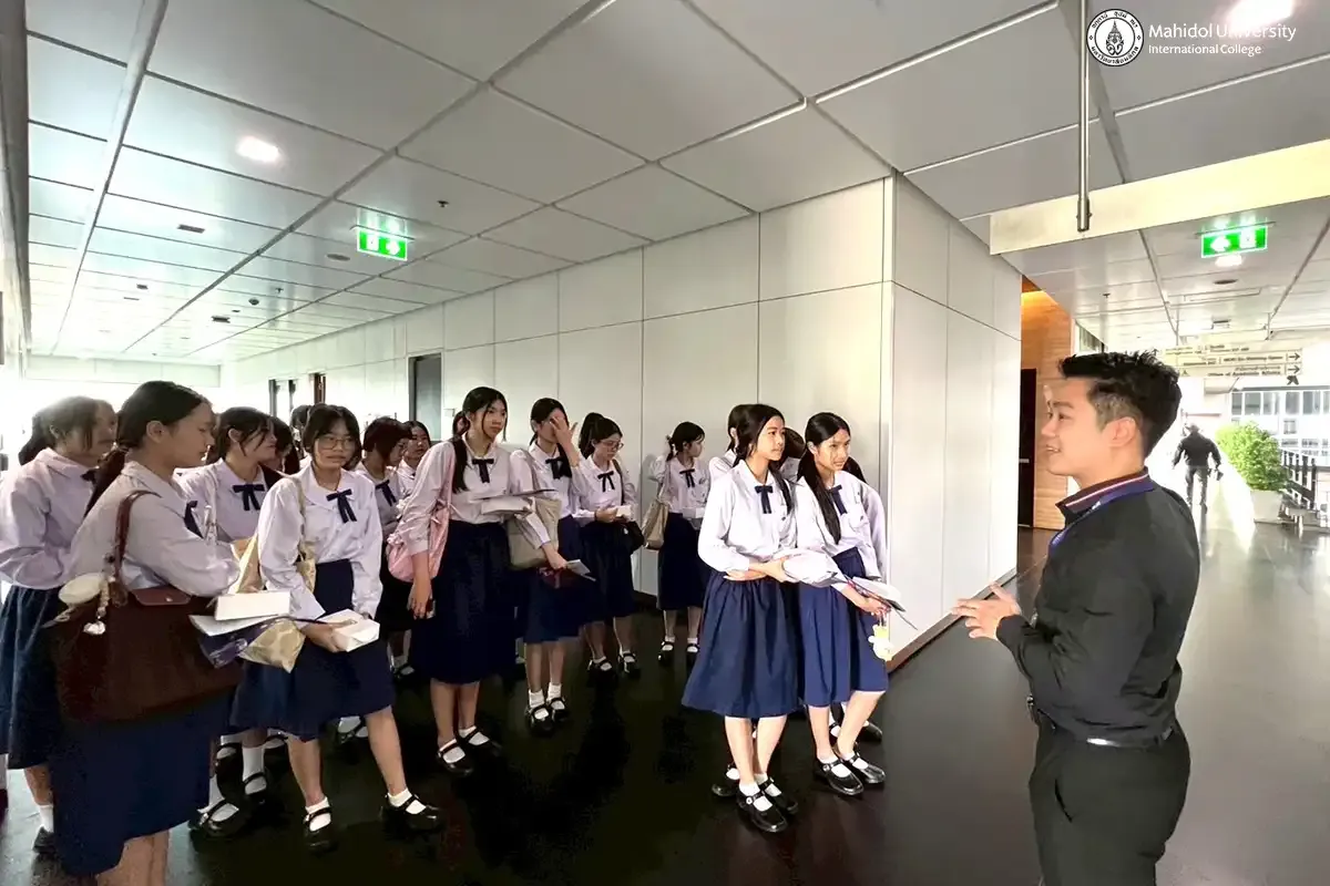 MUIC Welcomes Delegation from Mater Dei School