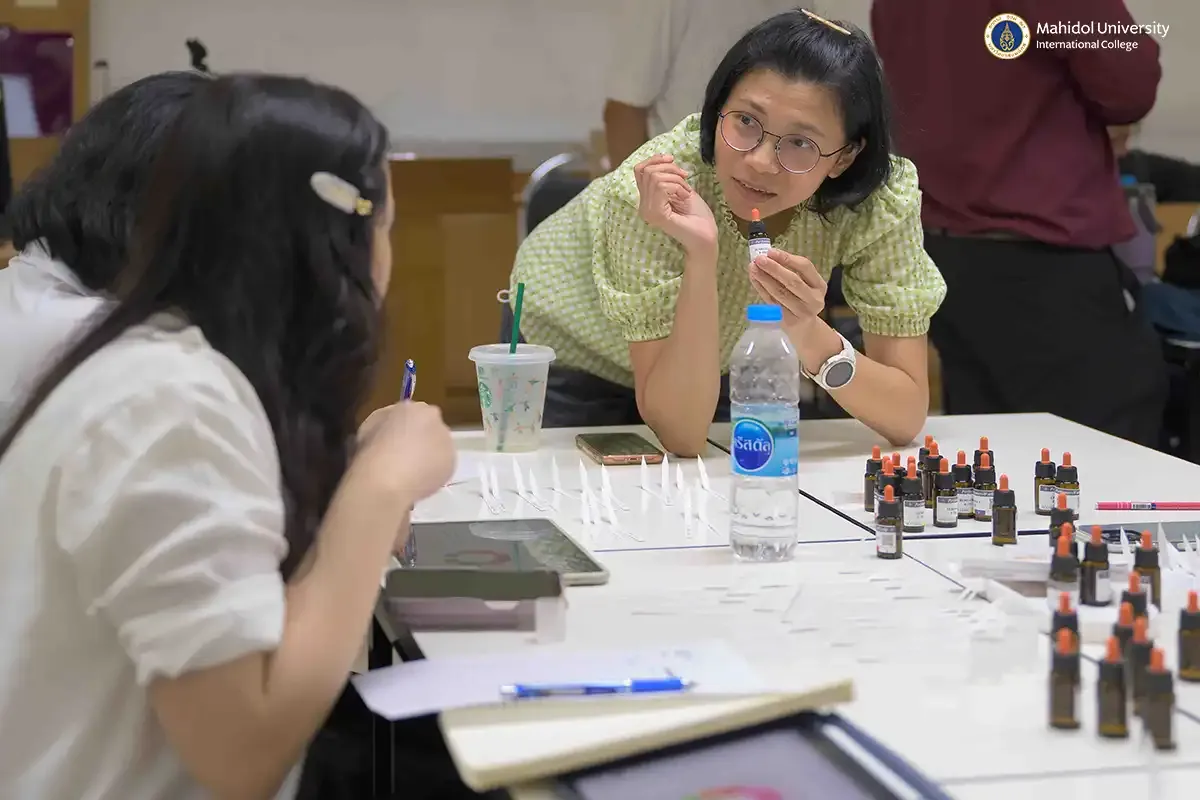 Chemistry Seminar in MUIC Explores the Science and Art of Perfumery