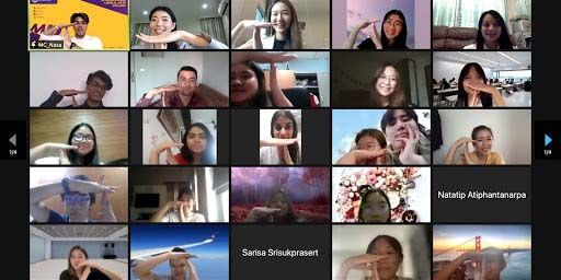 Airline Pilot and In-flight Manager in Career Talk