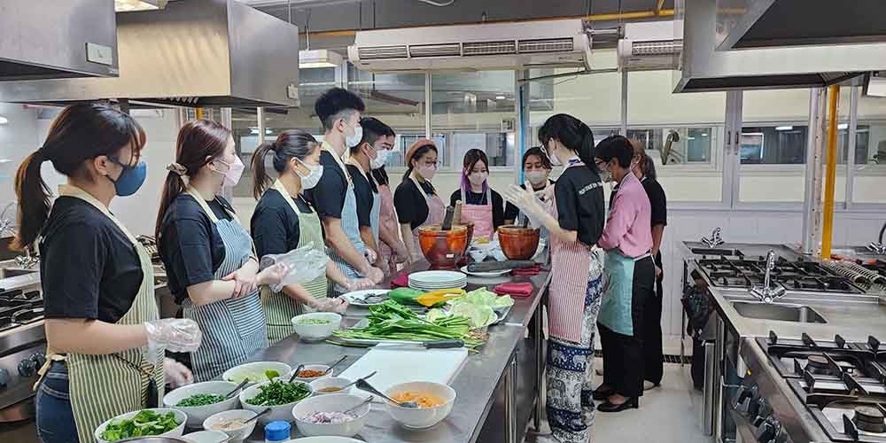 MUIC Hosts 1st Study Trip in Thailand for Japan’s ICU