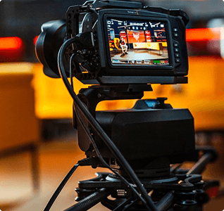 กล้องบันทึกอุปกรณ์ให้แสงสว่างที่จำเป็นสำหรับการผลิต