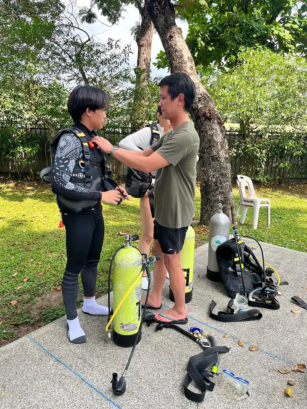 Diving Club Holds Scuba Pool Session